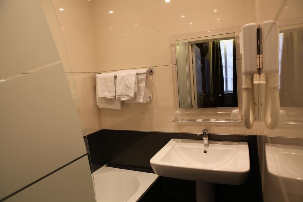 Montpensier 2* Paris